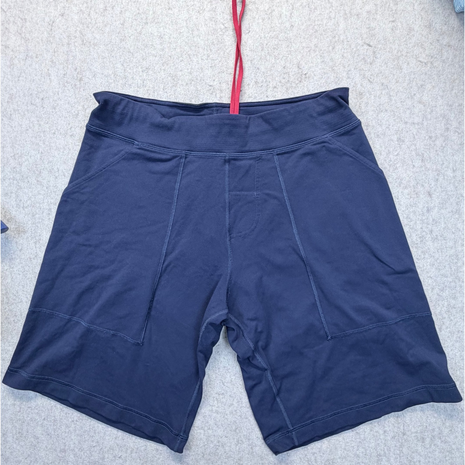 Lululemon Shorts Mens Large Navy Blue Discipline 9" Athletic Gym Training Lined